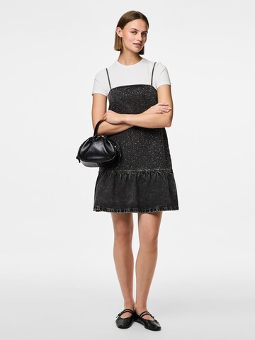 Robe 'PCNoel' PIECES en noir