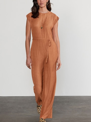 Next - Jumpsuit en marrón: frente