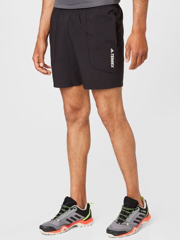 Regular Pantaloni outdoor de la ADIDAS TERREX pe negru: față