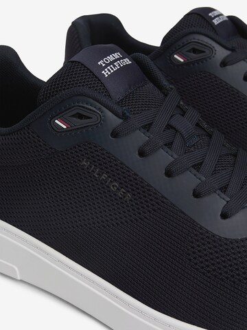 TOMMY HILFIGER Sneakers laag in Blauw