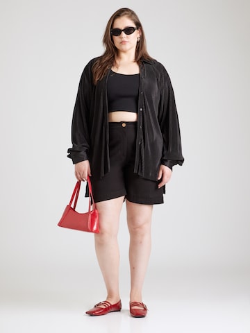 Regular Pantaloni de la ONLY Carmakoma pe negru