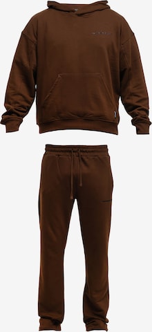 Tom Barron Tracksuit in Brown: front