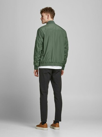 JACK & JONES Overgangsjakke i grøn