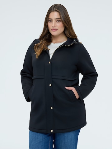 Fiorella Rubino Wintermantel in Zwart