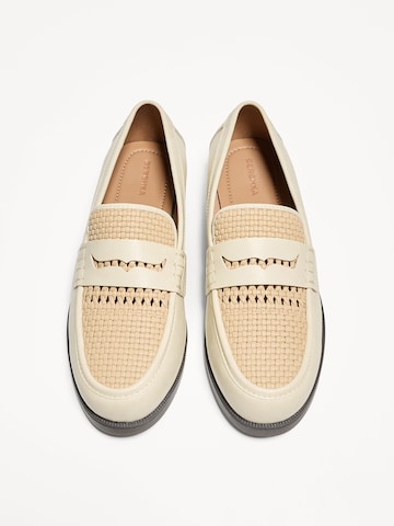 Bershka Slip-ons in Beige
