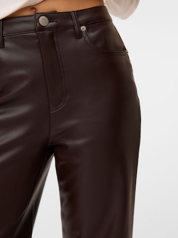 VERO MODA - Pierna ancha Pantalón 'TESSA' en marrón