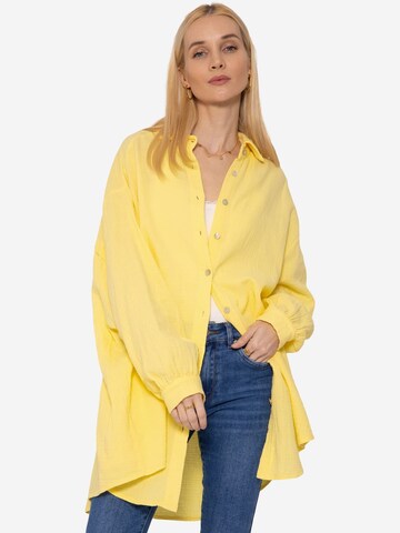 SASSYCLASSY - Blusa en amarillo: frente