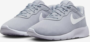 Nike Sportswear Sneaker 'TANJUN' in Grau
