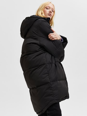 Selected Femme Curve Wintermantel in Zwart