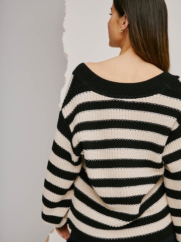 A LOT LESS Sweater 'Rafaela' in Beige