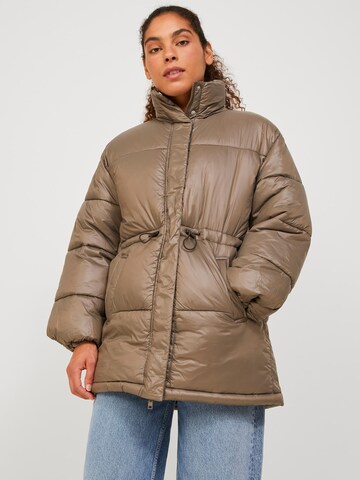 JJXX Winter Jacket 'Heather' in Brown: front