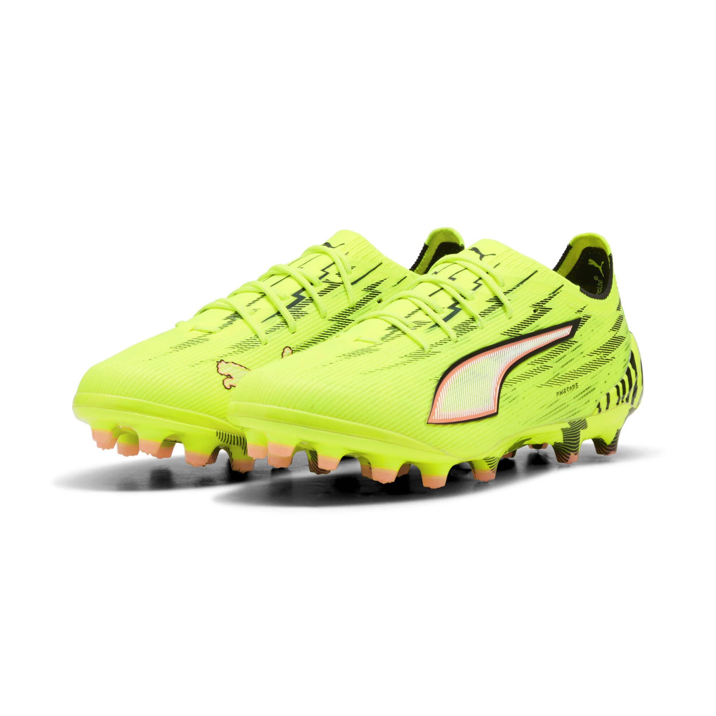 Chaussure de foot 'Ultra 6 Ultimate' PUMA en jaune