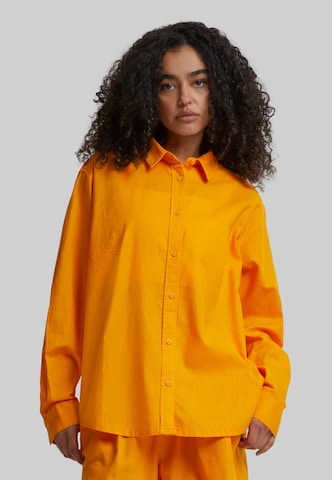 Urban Classics Blouse in Oranje: voorkant