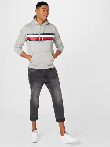 TOMMY HILFIGER Sweatshirt in Grijs