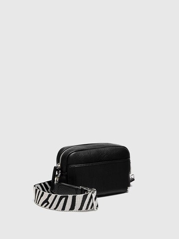 Pull&Bear Tasche in Schwarz