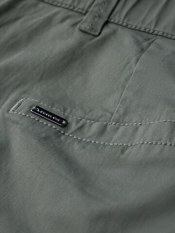 Regular Pantaloni cu dungă de la STREET ONE pe verde