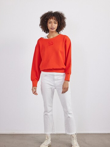 BEARTH Sweatshirt in Red: front