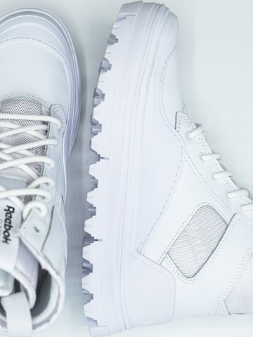 Sneaker alta 'Club C Cleated Mid' di Reebok in bianco