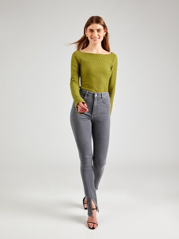 Maglietta di MYLAVIE by Sarah Harrison in verde