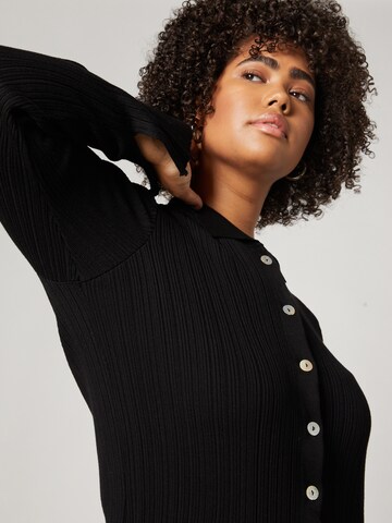 Cardigan 'Ruby' A LOT LESS en noir