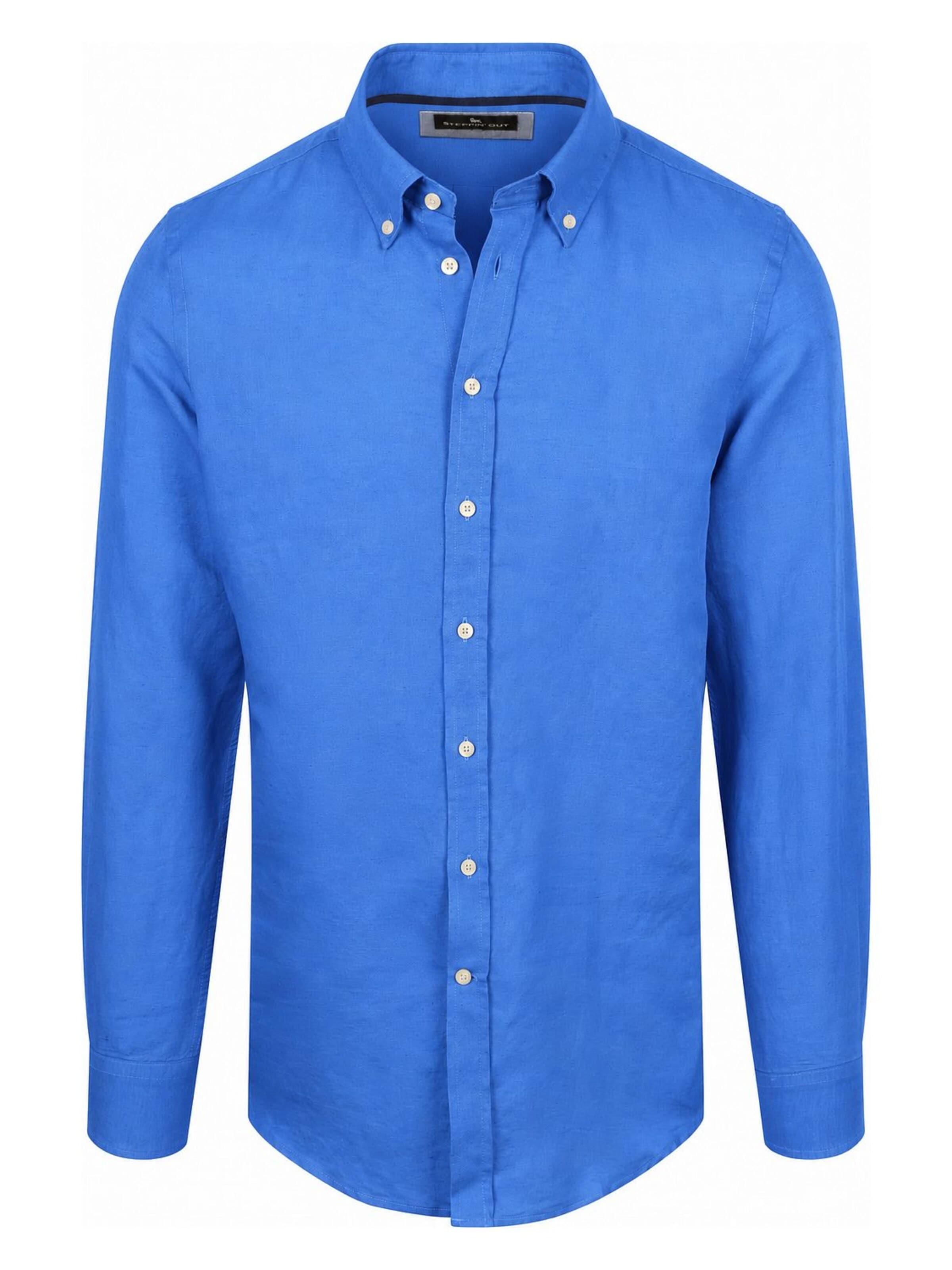 Steppin' out Button Up Shirt in Blue: front