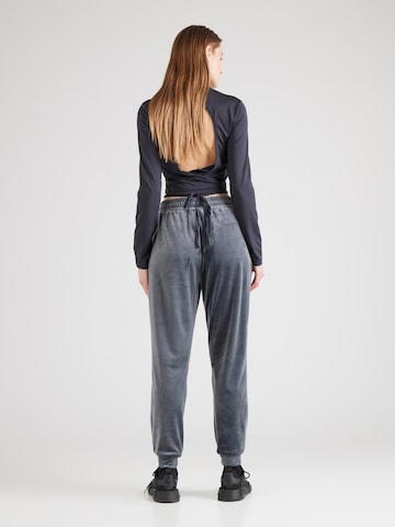 ONLY PLAY - Tapered Pantalón 'ONPVEVE' en gris