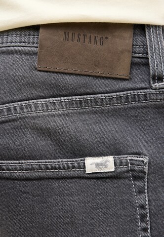MUSTANG Slimfit Jeans in Schwarz