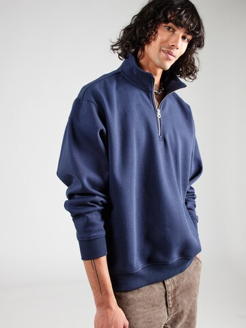 WEEKDAY Sweatshirt in Blue: front