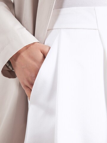 BOSS - Loosefit Pantalón plisado 'Tulania' en blanco