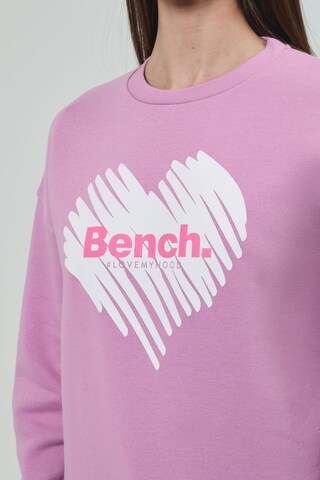 BENCH Sweatshirt in Lila
