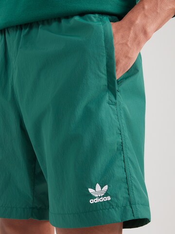 žalia ADIDAS ORIGINALS Laisvas Kelnės 'Trefoil Essentials'