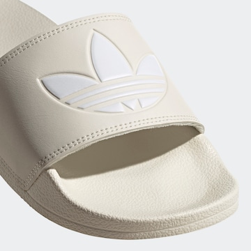 ADIDAS ORIGINALS Pantoletter 'Adilette' i hvid