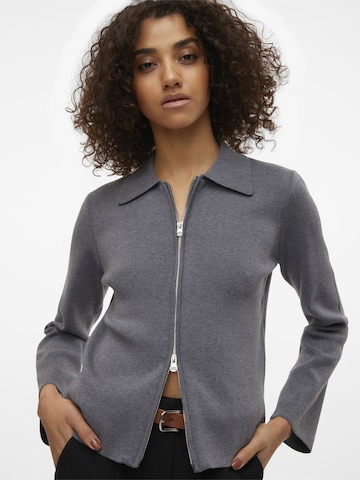 VERO MODA Gebreid vest 'VMHANNA' in Grijs