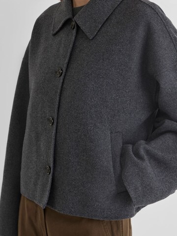 ROUGE EDIT - Chaqueta de entretiempo en gris