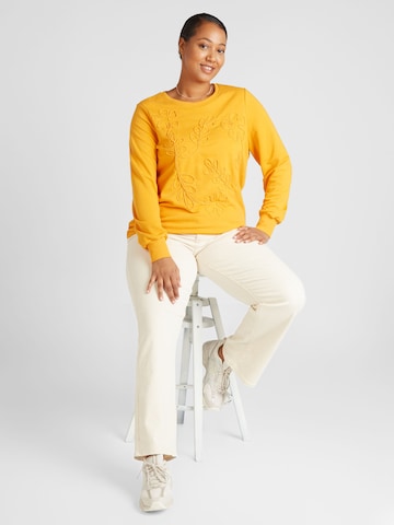 Sweat-shirt 'KUVI' ONLY Carmakoma en orange