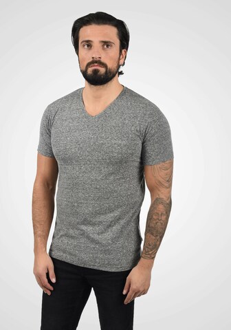 T-Shirt 'Alarus' !Solid en gris : devant