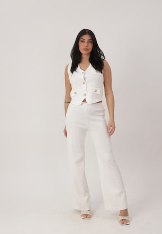 Flared Pantaloni di Elara in bianco