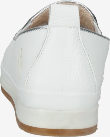 Chaussure basse HUSH PUPPIES en blanc