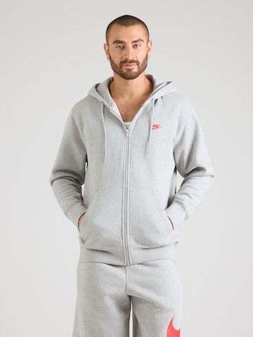 Nike Sportswear Tréning dzseki 'CLUB' - szürke: elől