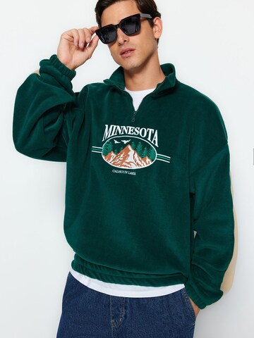 Sweat-shirt Trendyol en vert : devant