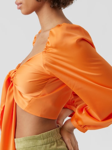 Vero Moda Collab Top 'KAE' in Orange