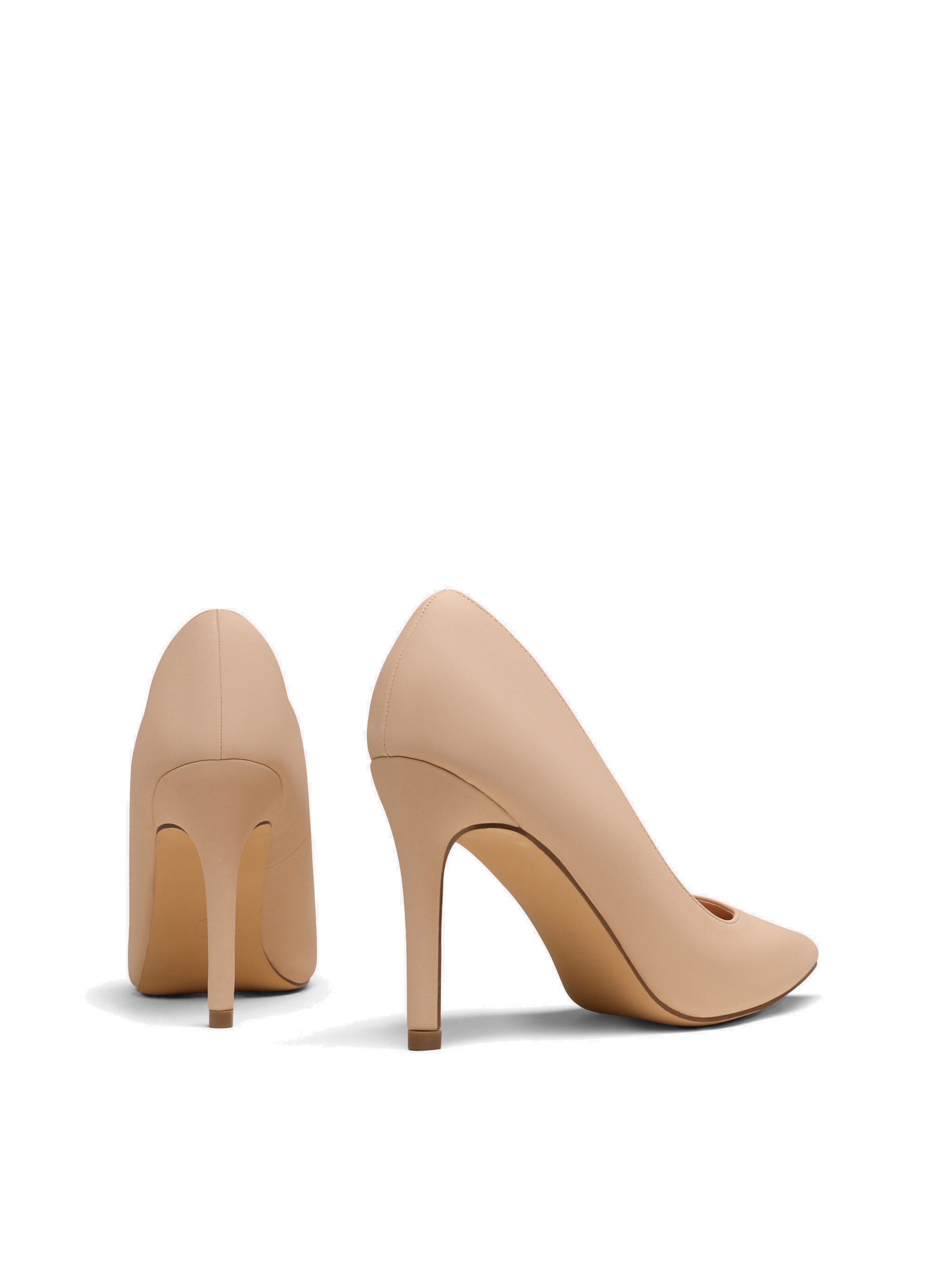 Dream Pairs Pumps in Beige