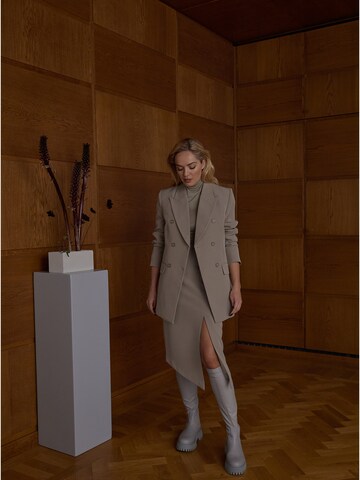 ABOUT YOU x Iconic by Tatiana Kucharova Blazer 'Nadia' in Beige