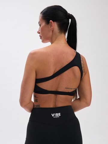 V!BE STUD!OS Topp i svart