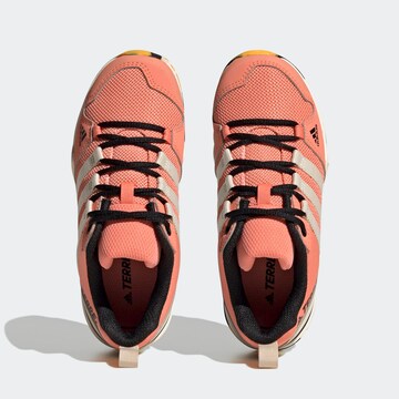 ADIDAS TERREX Ulkoilukengät 'Ax2R' värissä oranssi