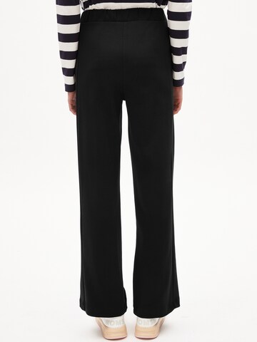 ARMEDANGELS Wide leg Broek 'Maarle' in Zwart