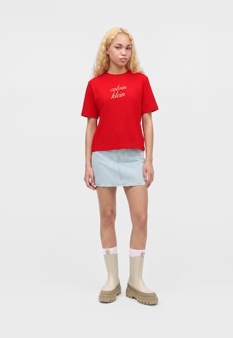 Calvin Klein Jeans Тениска в червено: отпред