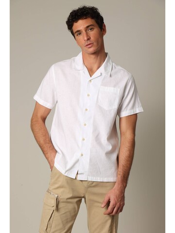 Coupe regular Chemise 'TAMPA' Deeluxe en blanc