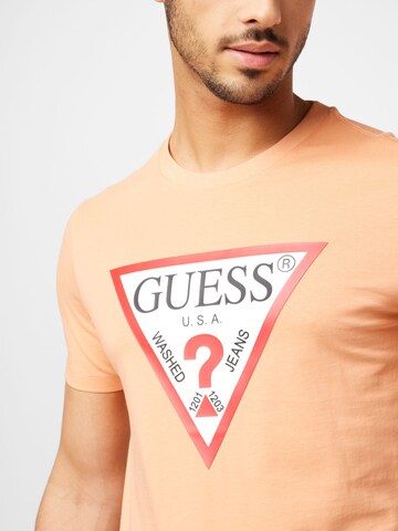 T-Shirt GUESS en orange