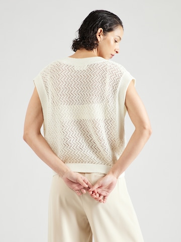 Pull-over 'Alexis' ABOUT YOU x Iconic by Tatiana Kucharova en blanc